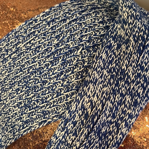 Areopostale Royal blue and white scarf 🧣 - Picture 3 of 3
